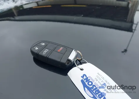 2018 Chrysler 300 Touring z USA, uszkodzony, nr VIN 2C3CCAAG9JH320442